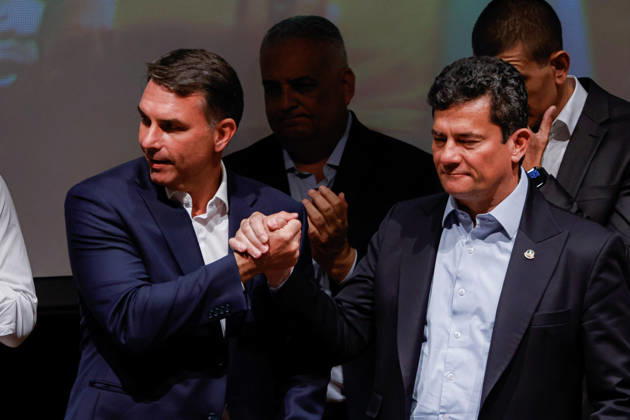 BRASiLIA, DF - 08.10.2026: FLaVIO MEETS WITH POLITICIANS FROM THE PL - Presidential candidate Flavio Bolsonaro meets with PL deputies and governors elected this Thursday (October 8th) at the Brasil 21 building. x3026717x  JoaoxPedroxCarvalho