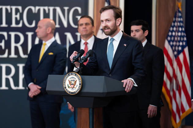 JD Vance During Immigration Program Announcement - Washington Chairman of the Federal Trade Commission Andrew Ferguson gives remarks during an announcement in the South Court Auditorium of the Eisenhower Executive Office Building at the White House in Washington, DC, US, on Thursday, Oct. 8, 2026. The Trump administration said Thursday that it would suspend an immigration program for multiple tech firms, including Microsoft Corp., alleging widespread abuse of a worker visa system. Photo by Aaron Schwartz Pool ABACAPRESS.COM Washington District of Columbia Copyright: xPool ABACAx