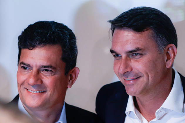 BRASiLIA, DF - 08.10.2026: FLaVIO MEETS WITH POLITICIANS FROM THE PL - Presidential candidate Flavio Bolsonaro and Governor SÃ rgio Moro meet with PL deputies and governors elected this Thursday (October 8th) at the Brasil 21 building. x3026718x  JoaoxPedroxCarvalho
