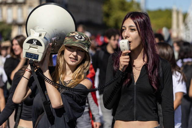 Students Demonstration Over Education Conditions - Bordeaux High school students demonstrate in the streets during a nationwide mobilization calling for more resources and improved conditions in school, in Bordeaux, France, on October 8, 2026. Photo by Margot Le Gonidec ABACAPRESS.COM Bordeaux France  Copyright: xLexGonidecxMargot ABACAx
