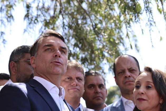Brazilian presidential candidate Flavio Bolsonaro of the Liberal Party BRASILIA, BRAZIL - OCTOBER 08 : Brazilian presidential candidate Flavio Bolsonaro of the Liberal Party (PL) attends a meeting with elected governors ahead of the presidential runoff election, in Brasilia, Brazil on October 08, 2026. Mateus Bonomi Anadolu Brasilia Brazil. Editorial use only. Please get in touch for any other usage.  Copyright: x2026xAnadoluxMateusxBonomix