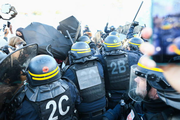 Clashes With Police During Students Protest - Paris Clash between high-school students and policemen during high-school students demonstration at Place de la Bastille, in Paris, France on October 8, 2026, as part of a nationwide protest movement over learning conditions. Since late September, pupils have barred the entrances to hundreds of schools, complaining of teacher absences, overloaded timetables, dilapidated classrooms and buildings ill-adapted to rising temperatures, among other grievances. Photo by Raphael Lafargue ABACAPRESS.COM Paris France  Copyright: xLafarguexRaphael ABACAx