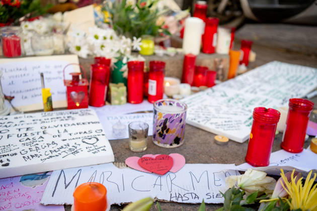 October 8, 2026, Madrid, Spain: Candles and handwritten messages are seen outside the home of Maricarmen. The tribute follows the death in hospital of the 87 year old woman, whose eviction sparked protests over Spains housing crisis. Madrid, Spain, October 8, 2026 Madrid Spain - ZUMAc317 20261008_zip_c317_002 Copyright: xAdelinaxCobosx