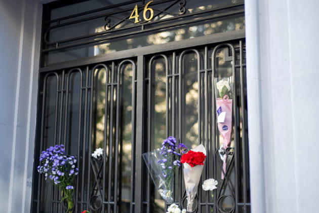 October 8, 2026, Madrid, Spain: Flowers are seen attached to the entrance of the apartment building where Maricarmen lived, on Alcalde Sainz de Baranda street in Madrid. The tribute follows the death in hospital of the 87 year old woman, whose eviction sparked protests over Spains housing crisis. Madrid, Spain, October 8, 2026 Madrid Spain - ZUMAc317 20261008_zip_c317_004 Copyright: xAdelinaxCobosx