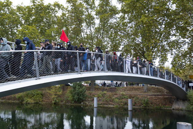 Clashes erupt during student protest in Strasbourg STRASBOURG, FRANCE - OCTOBER 8: Hundreds of students organized a spontaneous protest, often referred to as a wildcat demonstration, that moved through different areas of Strasbourg, France, on October 8, 2026. The demonstration was marked by clashes between protesters and police as students marched through the city during a day of national protest over education conditions and the 2027 education budget. Sathiri Kelpa Anadolu Strasbourg France. Editorial use only. Please get in touch for any other usage.  Copyright: x2026xAnadoluxSathirixKelpax