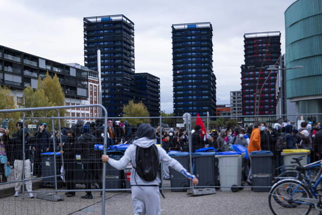 Clashes erupt during student protest in Strasbourg STRASBOURG, FRANCE - OCTOBER 8: A view of barriers as hundreds of students organized a spontaneous protest, often referred to as a wildcat demonstration, that moved through different areas of Strasbourg, France, on October 8, 2026. The demonstration was marked by clashes between protesters and police as students marched through the city during a day of national protest over education conditions and the 2027 education budget. Sathiri Kelpa Anadolu Strasbourg France. Editorial use only. Please get in touch for any other usage.  Copyright: x2026xAnadoluxSathirixKelpax