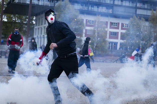 Clashes erupt during student protest in Strasbourg STRASBOURG, FRANCE - OCTOBER 8: Hundreds of students organized a spontaneous protest, often referred to as a wildcat demonstration, that moved through different areas of Strasbourg, France, on October 8, 2026. The demonstration was marked by clashes between protesters and police as students marched through the city during a day of national protest over education conditions and the 2027 education budget. Sathiri Kelpa Anadolu Strasbourg France. Editorial use only. Please get in touch for any other usage.  Copyright: x2026xAnadoluxSathirixKelpax