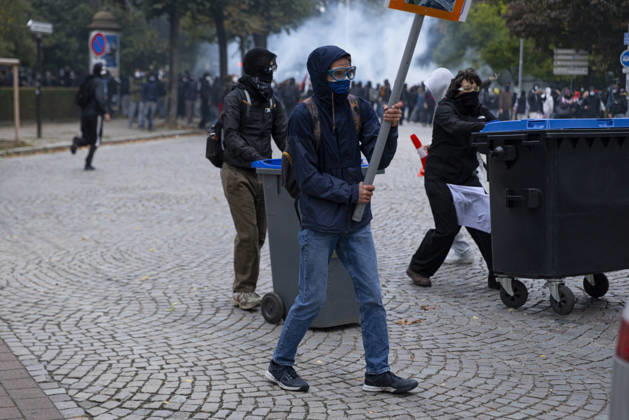 Clashes erupt during student protest in Strasbourg STRASBOURG, FRANCE - OCTOBER 8: Hundreds of students organized a spontaneous protest, often referred to as a wildcat demonstration, that moved through different areas of Strasbourg, France, on October 8, 2026. The demonstration was marked by clashes between protesters and police as students marched through the city during a day of national protest over education conditions and the 2027 education budget. Sathiri Kelpa Anadolu Strasbourg France. Editorial use only. Please get in touch for any other usage.  Copyright: x2026xAnadoluxSathirixKelpax