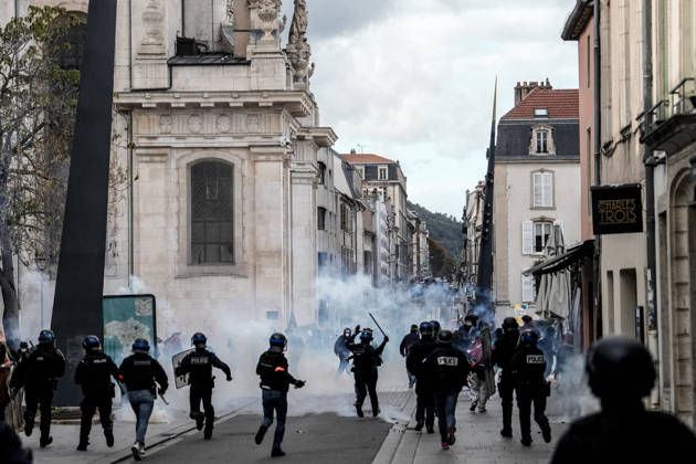 Police clash with students during education protest in Nancy NANCY, FRANCE - OCTOBER 8: Police officers throw tear gas as students stage a protest against education conditions in Nancy, France, on October 8, 2026. High school students across the country took part in a nationwide mobilization to demand greater educational resources and improved school conditions. Muhammed Said Tako Anadolu Nancy France. Editorial use only. Please get in touch for any other usage.  Copyright: x2026xAnadoluxMuhammedxSaidxTakox