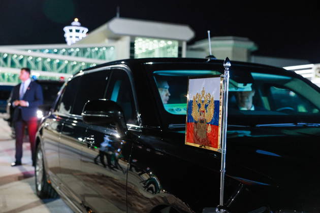 TURKMENISTAN, BALKAN PROVINCE - OCTOBER 8, 2026: A motorcade of Russia s President Vladimir Putin is seen before of a meeting of the CIS (Commonwealth of Independent States) Council of Heads of State in Turkmenbasy Turkmenistan  - ZUMAt113 20261008_zaa_t113_778 Copyright: xVladimirxSmirnovx