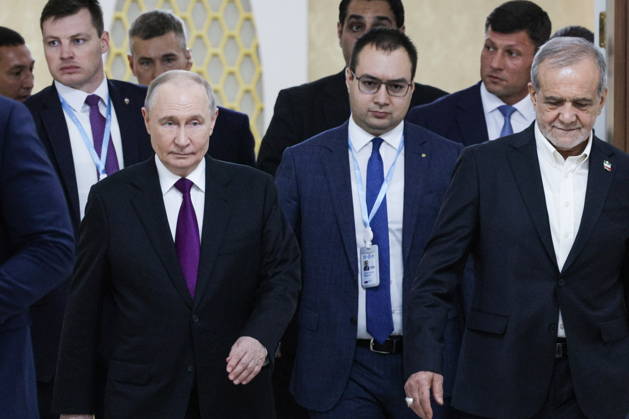 TURKMENISTAN, BALKAN PROVINCE - OCTOBER 8, 2026: Russia s President Vladimir Putin (L front) and his counterpart Masoud Pezeshkian of Iran are seen before their bilateral meeting held as part of the CIS (Commonwealth of Independent States) Council of Heads of State in Turkmenbasy Turkmenistan  - ZUMAt113 20261008_zaa_t113_780 Copyright: xVladimirxSmirnovx