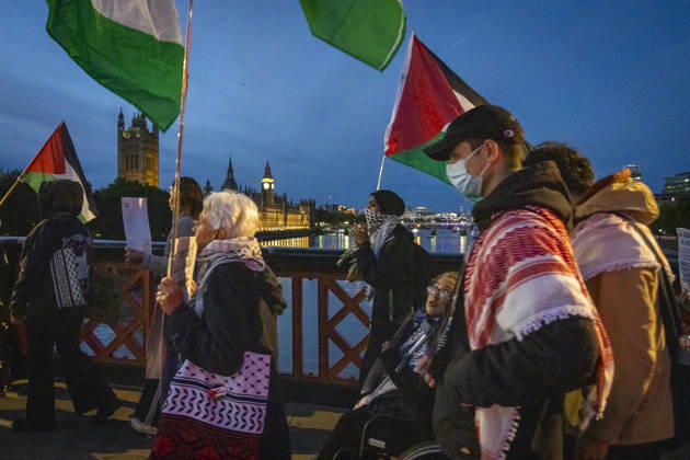 Pro-Palestine Silent Funeral Procession Central London, October 8, 2026 A pro-Palestine silent funeral procession took place in Central London, with demonstrators walking in silence to remember Palestinians killed in the conflict in Gaza. Participants carried Palestinian flags and placards, while some held a coffin and others carried effigies wrapped in burial shrouds, symbolising those killed in the conflict., Credit:Zak Irfan Avalon Copyright: xZakxIrfanx xAvalonx 1141549606