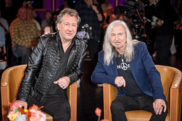 MDR - Riverboat. Sänger Claudius Dreilich und Gitarrist Bernd Römer ( KARAT ) anläßlich der Aufzeichnung der MDR - Talkshow Riverboat am 08.10.2026 in der Mediacity Leipzig. 20261008SFL0065