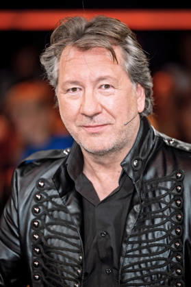 MDR - Riverboat. Sänger Claudius Dreilich ( KARAT ) anläßlich der Aufzeichnung der MDR - Talkshow Riverboat am 08.10.2026 in der Mediacity Leipzig. 20261008SFL0069