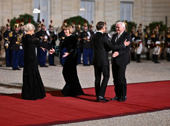 Emmanuel Macron - Frank-Walter Steinmeier meeting in Paris PARIS, FRANCE - OCTOBER 8: French President Emmanuel Macron (2nd R) and French First Lady Brigitte Macron (L) welcome German President Frank-Walter Steinmeier (R) and German First Lady Elke Budenbender (2nd L) for a state dinner at the Elysee Palace in Paris, France on October 8, 2026. Mustafa Yalcin Anadolu Paris France. Editorial use only. Please get in touch for any other usage.  Copyright: x2026xAnadoluxMustafaxYalcinx