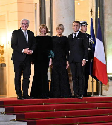 Emmanuel Macron - Frank-Walter Steinmeier meeting in Paris PARIS, FRANCE - OCTOBER 8: (L to R) German President Frank-Walter Steinmeier, German First Lady Elke Budenbender, French First Lady Brigitte Macron and French President Emmanuel Macron pose for a photo ahead of the state dinner at the Elysee Palace in Paris, France on October 8, 2026. Mustafa Yalcin Anadolu Paris France. Editorial use only. Please get in touch for any other usage.  Copyright: x2026xAnadoluxMustafaxYalcinx