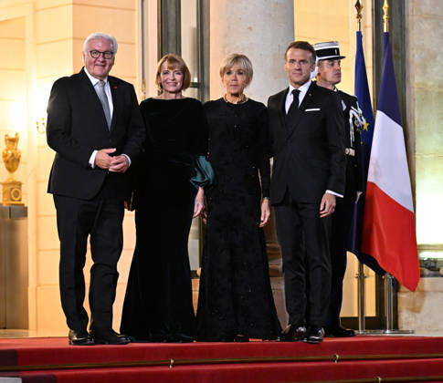 Emmanuel Macron - Frank-Walter Steinmeier meeting in Paris PARIS, FRANCE - OCTOBER 8: (L to R) German President Frank-Walter Steinmeier, German First Lady Elke Budenbender, French First Lady Brigitte Macron and French President Emmanuel Macron pose for a photo ahead of the state dinner at the Elysee Palace in Paris, France on October 8, 2026. Mustafa Yalcin Anadolu Paris France. Editorial use only. Please get in touch for any other usage.  Copyright: x2026xAnadoluxMustafaxYalcinx