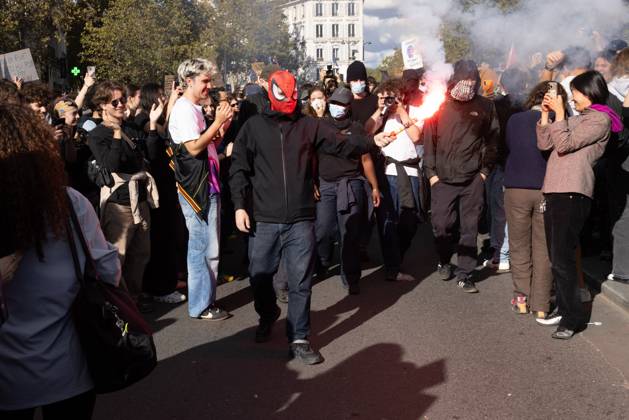 RECORD DATE NOT STATED Place de la Bastille-Paris Taken over by Students Amid Protests. Place de la Bastille-Paris Taken over by Students Amid Protests. October 8, 2026, Paris, France: A major protests were part of the student-led movement that started on September 17, in the suburbs of Paris, before gradually developing into a broader campaign focusing on issues including long school days, teacher absences and overcrowded schools among other things. The protests at the place de la Bastille started off peacefully, but clashes with the police later erupted, with tear gas and a water cannon fired at protesters. Credit: Eric Bromme Thenews2(Foto: Eric Bromme Thenews2 imago images) Place de la Bastille-Paris Taken over by Students Amid Protests.  Copyright: xEricxBrommex