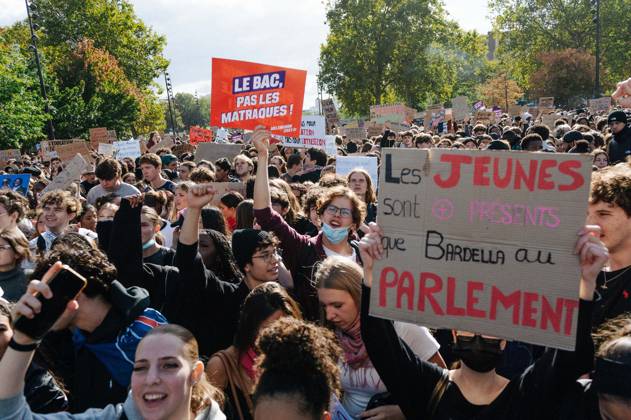 A rally began at 3 pm at Place de la Bastille in Paris. Student organisations had called for the blockades to continue as part of ˜Act IV™ of the protests on Thursday 8 October, two days after ˜Act III™, which had brought together between 266,000 and 450,000 demonstrators across France on Tuesday without any major incidents. Several national education unions also called for a walkout. The actions of the police are under close scrutiny this Thursday, as allegations of police violence mount. - 08 10 2026 - France Ile-de-France (region) Paris -  JanxSchmidt-Whitley LexPictorium LePictorium_0342602