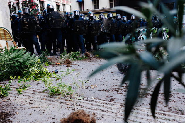 A rally began at 3 pm at Place de la Bastille in Paris. Student organisations had called for the blockades to continue as part of ˜Act IV™ of the protests on Thursday 8 October, two days after ˜Act III™, which had brought together between 266,000 and 450,000 demonstrators across France on Tuesday without any major incidents. Several national education unions also called for a walkout. The actions of the police are under close scrutiny this Thursday, as allegations of police violence mount. - 08 10 2026 - France Ile-de-France (region) Paris -  JanxSchmidt-Whitley LexPictorium LePictorium_0342621