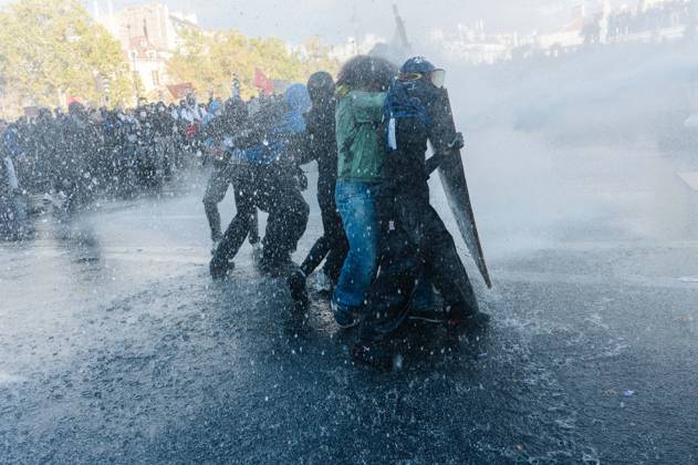 A rally began at 3 pm at Place de la Bastille in Paris. Student organisations had called for the blockades to continue as part of ˜Act IV™ of the protests on Thursday 8 October, two days after ˜Act III™, which had brought together between 266,000 and 450,000 demonstrators across France on Tuesday without any major incidents. Several national education unions also called for a walkout. The actions of the police are under close scrutiny this Thursday, as allegations of police violence mount. - 08 10 2026 - France Ile-de-France (region) Paris -  JanxSchmidt-Whitley LexPictorium LePictorium_0342629