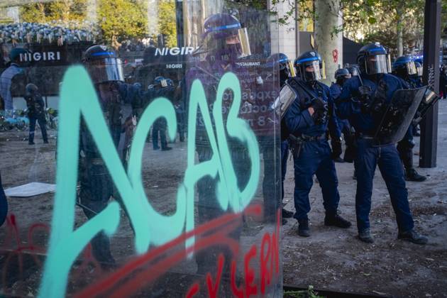 Protest by secondary school pupils at Place de la Bastille. The protesters were dispersed by the police using tear gas. - 08 10 2026 - France Ile-de-France (region) Paris -  GÃ rardxCambonx xLexPictorium LePictorium_0342636