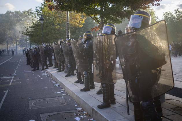 Protest by secondary school pupils at Place de la Bastille. The protesters were dispersed by the police using tear gas. - 08 10 2026 - France Ile-de-France (region) Paris -  GÃ rardxCambonx xLexPictorium LePictorium_0342685