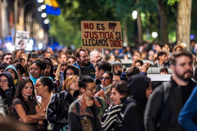Thousands march in Madrid to honor Maricarmen Abascal after her death MADRID, SPAIN - OCTOBER 8: Thousands of people march through central Madrid to pay tribute to Maricarmen Abascal, an 87-year-old woman who died two weeks after being evicted from her home, where she had lived for more than 70 years in Madrid, Spain on October 8, 2026. Her eviction and subsequent death have sparked widespread protests across Spain, with demonstrators demanding stronger housing protections and action against the country s housing crisis. Diego Radames Anadolu Madrid Spain. Editorial use only. Please get in touch for any other usage.  Copyright: x2026xAnadoluxDiegoxRadamesx