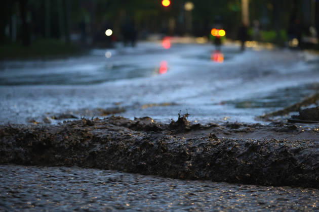 Santiago, October 8, 2026: A mudslide is affecting the area from San Carlos de Apoquindo to Los Dominicos in the Las Condes district, causing widespread damage and sweeping away vehicles and people. Dragomir Yankovic Aton, Chile, Santiago, Chile Aton 1197984  Copyright: DRAGOMIRxYANKOVIC ATONxCHILE