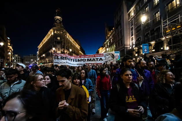 IPA89447767 - MADRID, SPAIN. OCTOBER 8. Thousands of people are taking part in the Hasta Siempre, Maricarmen march, from Puerta del Sol to the home where 87-year-old Maricarmen Abascal lived; she died on October 7 after being hospitalized following her eviction on September 23, in Madrid, Spain, on October 8, 2026. Organized by the Sindicato de Inquilinas of Madrid, the demonstration paid tribute to the woman, who had become a symbol of the struggle for the right to housing amid Spain™s housing crisis. Participants carried flowers, candles, and protest signs, calling for an end to evictions and greater housing protections. Copyright: xFrancescoxMilitelloxMirtox xFrancescoxMilitelloxMirtox IPA89447767