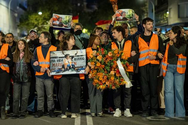 March in memory of Maricarmen in Madrid, Spain - 8 Oct 2026 Activists from the tenants union march through Madrid in memory of Maricarmen A march is making its way through the streets of Madrid, traveling from Puerta del Sol to the former home of Maricarmen Abascal—the 87-year-old woman who passed away 24 hours ago and whose eviction sparked a wave of citizen mobilization regarding the housing crisis. Madrid Spain Copyright: xDavidxCanalesx xSOPAxImagesx David-Canales-1456978