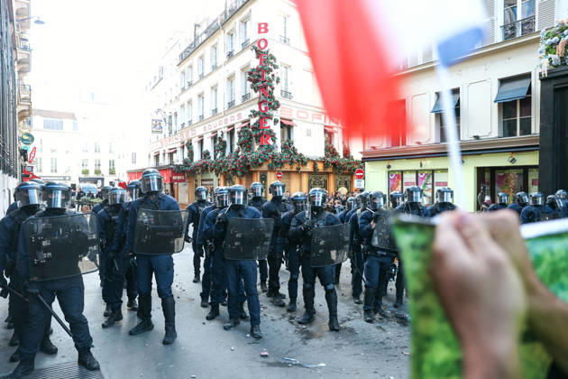 High School And University Student Protest - Paris A CRS riot police squad is preparing to charge to disperse the protesters, during a nationwide youth demonstration. Nationwide mobilization by high school and university students calling for better teaching and study conditions, increased funding and staffing, an end to overcrowded classrooms and deteriorating infrastructure, and improved access to education, amidst concerns over social inequalities and student financial insecurity in Paris, France, October 8, 2026. Photo by Christophe Michel ABACAPRESS.COM Paris ILE DE FRANCE France  Copyright: xMichelxChristophe ABACAx