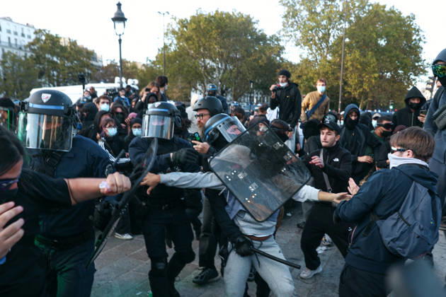 High School And University Student Protest - Paris A protester captured by the riot police, during a nationwide youth demonstration. Nationwide mobilization by high school and university students calling for better teaching and study conditions, increased funding and staffing, an end to overcrowded classrooms and deteriorating infrastructure, and improved access to education, amidst concerns over social inequalities and student financial insecurity in Paris, France, October 8, 2026. Photo by Christophe Michel ABACAPRESS.COM Paris ILE DE FRANCE France  Copyright: xMichelxChristophe ABACAx