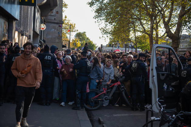 High School And University Student Protest - Paris Police officers block access to a street during a high school students protest near Place de la Bastille in Paris, France on October 8, 2026. Photo by Fabrice Sapte ABACAPRESS.COM Paris France  Copyright: xSaptexFabrice ABACAx