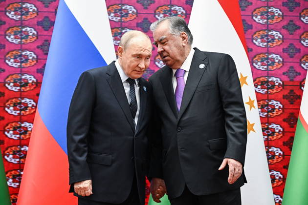 TURKMENISTAN, BALKAN PROVINCE - OCTOBER 9, 2026: Vladimir Putin (L), President of Russia, and his counterpart Emomali Rahmon of Tajikistan during a photo op for participants ahead of a meeting of the CIS Council of Heads of State in Turkmenbasy Turkmenistan  - ZUMAt113 20261009_zaa_t113_003 Copyright: xSergeixBobylevx