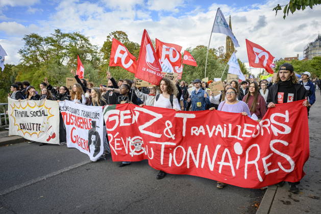 08.10.2026, Lothringen, Metz. Auch am Donnerstag protestieren mehrere hundert Schüler, so wie im übrigen Frankreich, in der Innenstadt von Metz für bessere Verhältnisse an Schulen.