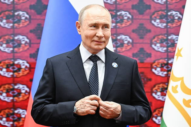 TURKMENISTAN, BALKAN PROVINCE - OCTOBER 9, 2026: Russia s President Vladimir Putin during a photo op for participants ahead of a meeting of the CIS Council of Heads of State in Turkmenbasy Turkmenistan  - ZUMAt113 20261009_zaa_t113_015 Copyright: xSergeixBobylevx