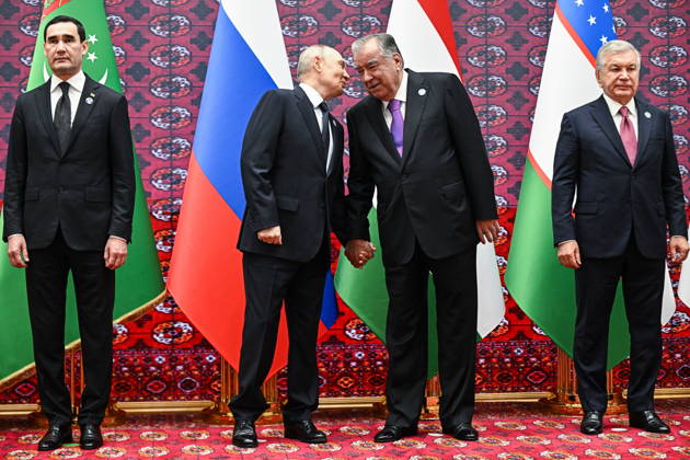 TURKMENISTAN, BALKAN PROVINCE - OCTOBER 9, 2026: Turkmenistan s President Serdar Berdimuhamedow, Russia s President Vladimir Putin, Tajikistan s President Emomali Rahmon, and Kazakhstan s President Kassym-Jomart Tokayev (L-R) during a photo op for participants ahead of a meeting of the CIS Council of Heads of State in Turkmenbasy Turkmenistan  - ZUMAt113 20261009_zaa_t113_017 Copyright: xSergeixBobylevx