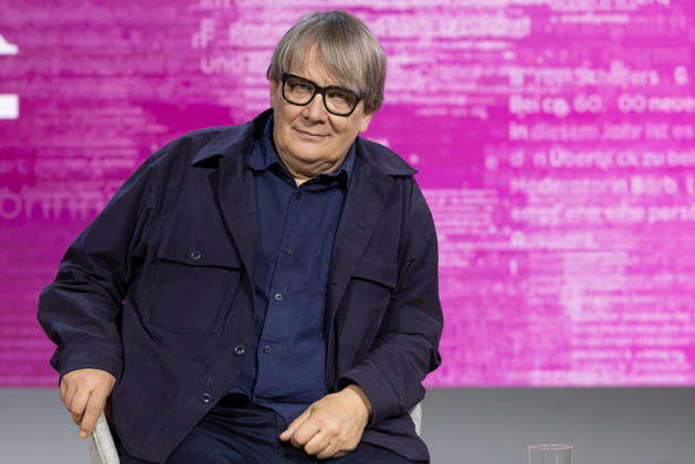 Buchmesse Frankfurt 2026 Sven Regener stellt auf der Literaturbühne von ARD, ZDF und 3sat sein neues Buch Frankie und Freddie vor., Frankfurt am Main Hessen Deutschland Messegelände