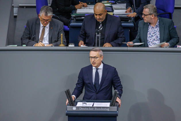 Bundestag Karsten Wildberger (CDU), Bundesminister fuer Digitales und Staatsmodernisierung, im Deutschen Bundestag am 09.10.26 in Berlin. Berlin Berlin Deutschland Bundestag