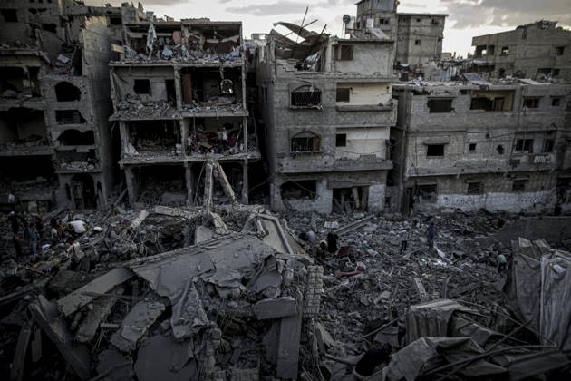 Israeli army continues its attacks on Gaza despite the ceasefire GAZA CITY, PALESTINE - OCTOBER 9: A general view of the destruction as Palestinian civilians and emergency responders search through the debris of damaged residential buildings following an Israeli military airstrike in the Sabra neighborhood, south of Gaza City, Palestine on October 9, 2026. Multiple dead and wounded, including women and children, were reported as rescue teams worked under severe resource shortages to extract survivors from beneath destroyed structures. Saeed M. M. T. Jaras Anadolu Gaza City Gaza. Editorial use only. Please get in touch for any other usage.  Copyright: x2026xAnadoluxSaeedxM.xM.xT.xJarasx