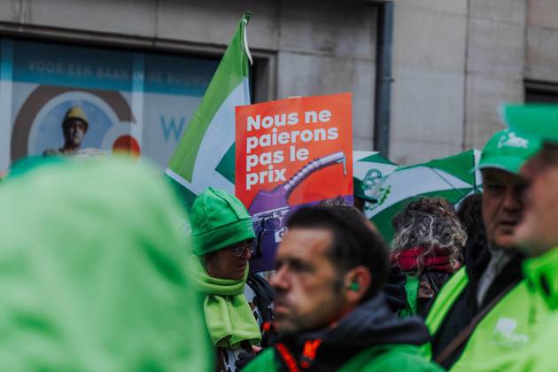 Union members gather for a national manifestation against the Federal Government s budgetary measures, under the Keep your hands out of our pockets! (Blijf uit onze zakken! - Pas dans nos poches) moniker, organised by the trade unions on Friday 9 October 2026 in Brussels.  EMILExWINDAL 189219306