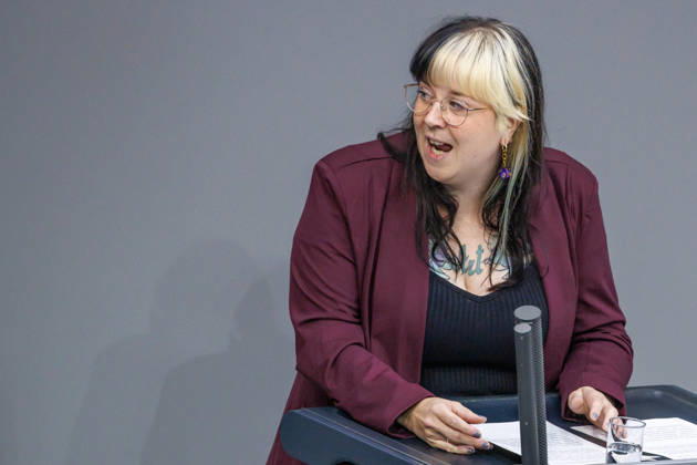 Bundestag Anne-Mieke Bremer (Die Linke) im Deutschen Bundestag am 09.10.26 in Berlin. Berlin Berlin Deutschland Bundestag
