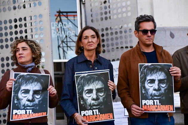 October 9, 2026, Madrid, Madrid, SPAIN: Members and representatives of the Madrid branch of the Spanish Socialist WorkersÃ¢â‚¬â ¢ Party (PSOE) observe a minute of silence outside Madrid City Hall in memory of Maricarmen, who died after being evicted from her home. Her death has become a symbol of the housing crisis and the struggle against real estate speculation. Madrid SPAIN  - ZUMAz108 20261009_znp_z108_004 Copyright: xRichardxZubelzux