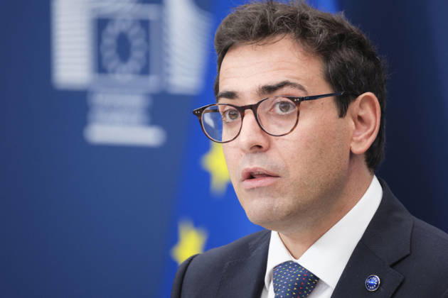 Stephane Sejourne During Critical Raw Materials Announcement - Brussels Stephane Sejourne, vice-president of the European Commission responsible for prosperity and industrial strategy, speaks to media at the Berlaymont building, headquarters of the European Commission in Brussels, Belgium on October 9, 2026. The European Commission approves 46 new strategic projects focused on extraction, processing and recycling of critical raw materials across the EU to meet 2030 targets set by the Critical Raw Materials Act, aiming to reduce dependence on single suppliers and strengthen value chains in batteries, defense, aerospace and permanent magnets sectors. The decision follows RESourceEU mobilizing over 2 billion euros in financial support and comp  Copyright: xANDBZ ABACAx