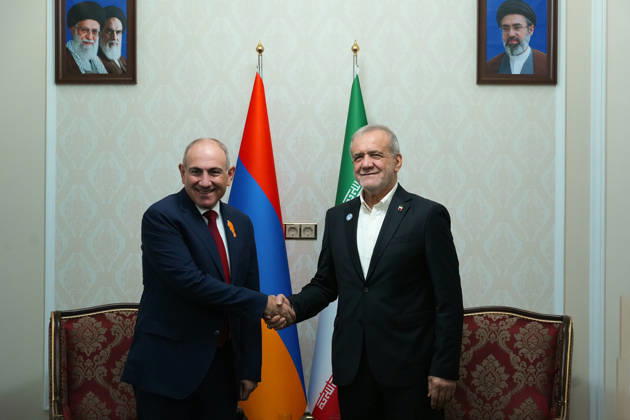 Masoud Pezeshkian - Nikol Pashinyan meeting in Turkmenistan TURKMENBASHI, TURKMENISTAN - OCTOBER 09: (----EDITORIAL USE ONLY - MANDATORY CREDIT - IRANIAN PRESIDENCY HANDOUT - NO MARKETING NO ADVERTISING CAMPAIGNS - DISTRIBUTED AS A SERVICE TO CLIENTS----) Iranian President Masoud Pezeshkian (R), who is in the Avaza region near Turkmenbashi, Turkmenistan, to attend the Commonwealth of Independent States (CIS) Leaders Summit and the Caspian Sea Environmental Meeting, meets with Armenian Prime Minister Nikol Pashinyan on October 09, 2026. Iranian Presidency Handout Anadolu Turkmenbashi Turkmenistan. Editorial use only. Please get in touch for any other usage.  Copyright: x2026xAnadoluxIranianxPresidencyx xHandoutx