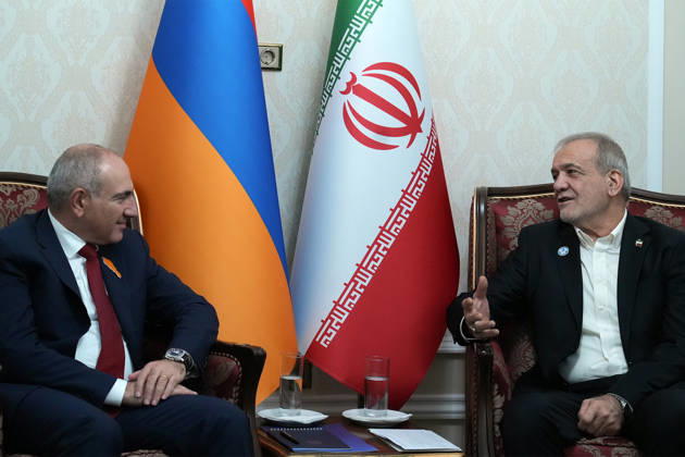 Masoud Pezeshkian - Nikol Pashinyan meeting in Turkmenistan TURKMENBASHI, TURKMENISTAN - OCTOBER 09: (----EDITORIAL USE ONLY - MANDATORY CREDIT - IRANIAN PRESIDENCY HANDOUT - NO MARKETING NO ADVERTISING CAMPAIGNS - DISTRIBUTED AS A SERVICE TO CLIENTS----) Iranian President Masoud Pezeshkian (R), who is in the Avaza region near Turkmenbashi, Turkmenistan, to attend the Commonwealth of Independent States (CIS) Leaders Summit and the Caspian Sea Environmental Meeting, meets with Armenian Prime Minister Nikol Pashinyan on October 09, 2026. Iranian Presidency Handout Anadolu Turkmenbashi Turkmenistan. Editorial use only. Please get in touch for any other usage.  Copyright: x2026xAnadoluxIranianxPresidencyx xHandoutx