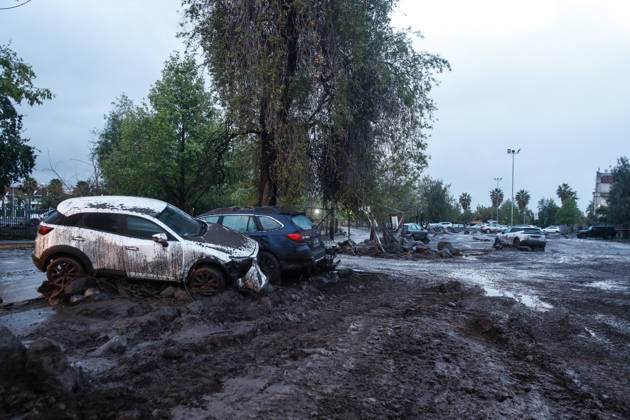 Santiago, October 9, 2026: Consequences of a mudslide that affected the area from San Carlos de Apoquindo to Los Dominicos in the Las Condes district, causing widespread damage and sweeping away vehicles and people. Diego Martin Aton, Chile, Aton 1198067 jpeg  Copyright: DIEGOxMARTIN ATONxCHILE