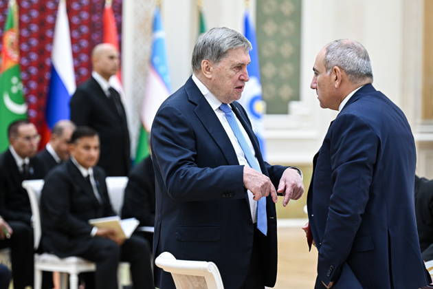 TURKMENISTAN, BALKAN PROVINCE - OCTOBER 9, 2026: Russia s President Putin s adviser Yuri Ushakov and Armenia s Prime Minister Nikol Pashinyan (L-R front) attend an expanded meeting of the CIS Council of Heads of State in Turkmenbashi Turkmenistan  - ZUMAt113 20261009_zaa_t113_211 Copyright: xSergeixBobylevx