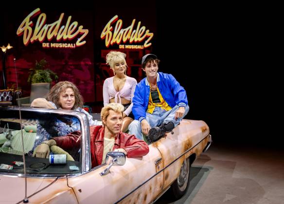 BARNEVELD - Rian Gerritsen (Ma Flodder), William Spaaij (Johnnie), Shanna Slaap (Daughter Kees) and Koen van der Molen (Son Kees) during the presentation of the main cast of the musical Flodder in the Midden Nederland Hallen. The musical is produced by the Belgian production company Studio 100 and director Dick Maas, the creator of the original series and film. SEM VAN DER WAL ANP netherlands out - belgium out  Copyright: xx x571923313x originalFilename: 571923313.jpg